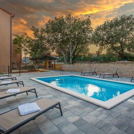 Apartments Cesare With Shared Pool Liznjan Ngoại thất bức ảnh
