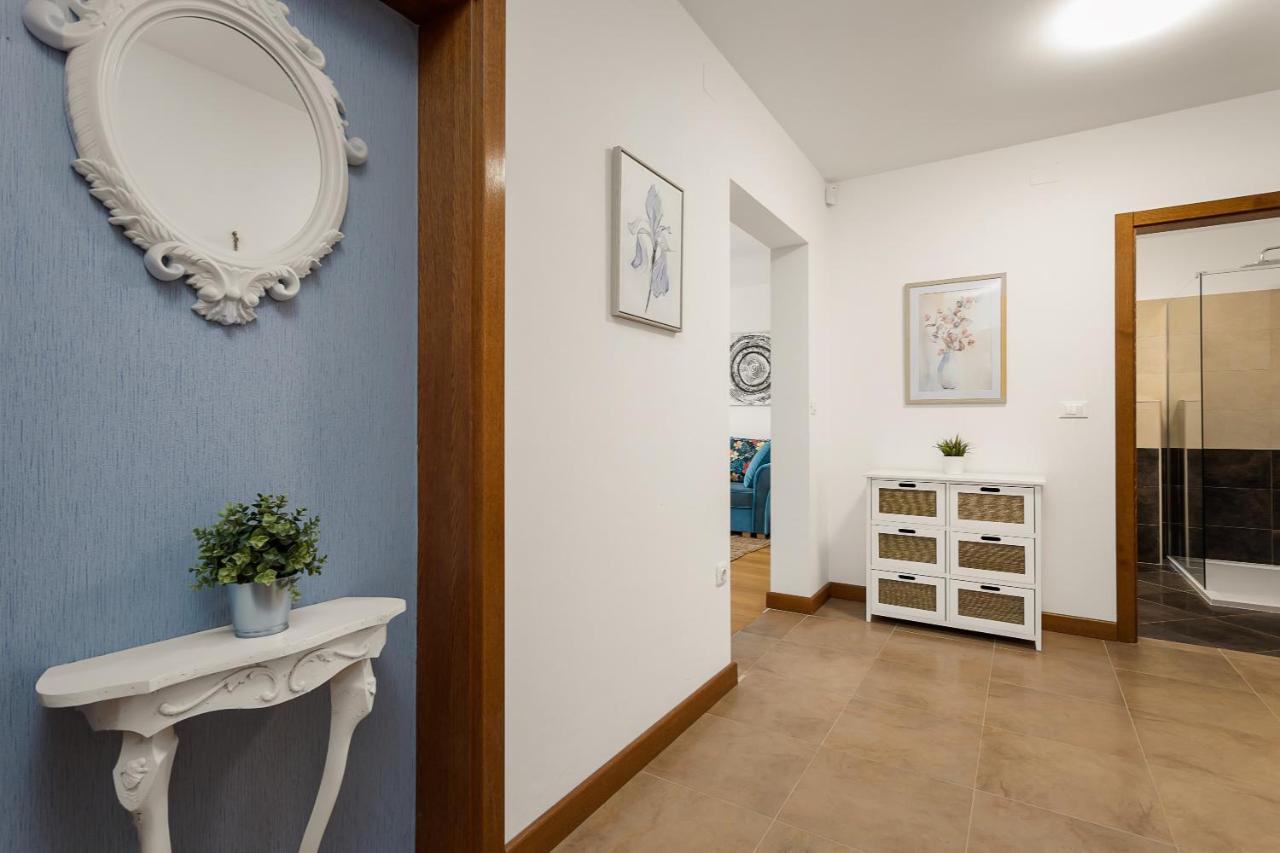 Apartments Cesare With Shared Pool Liznjan Ngoại thất bức ảnh