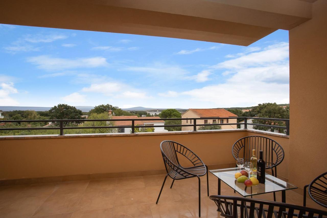 Apartments Cesare With Shared Pool Liznjan Ngoại thất bức ảnh