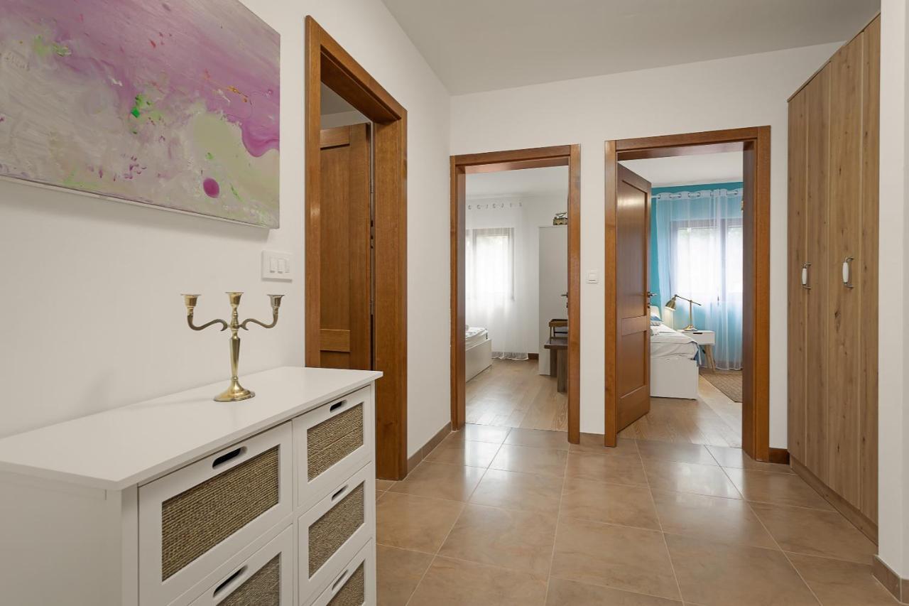 Apartments Cesare With Shared Pool Liznjan Ngoại thất bức ảnh