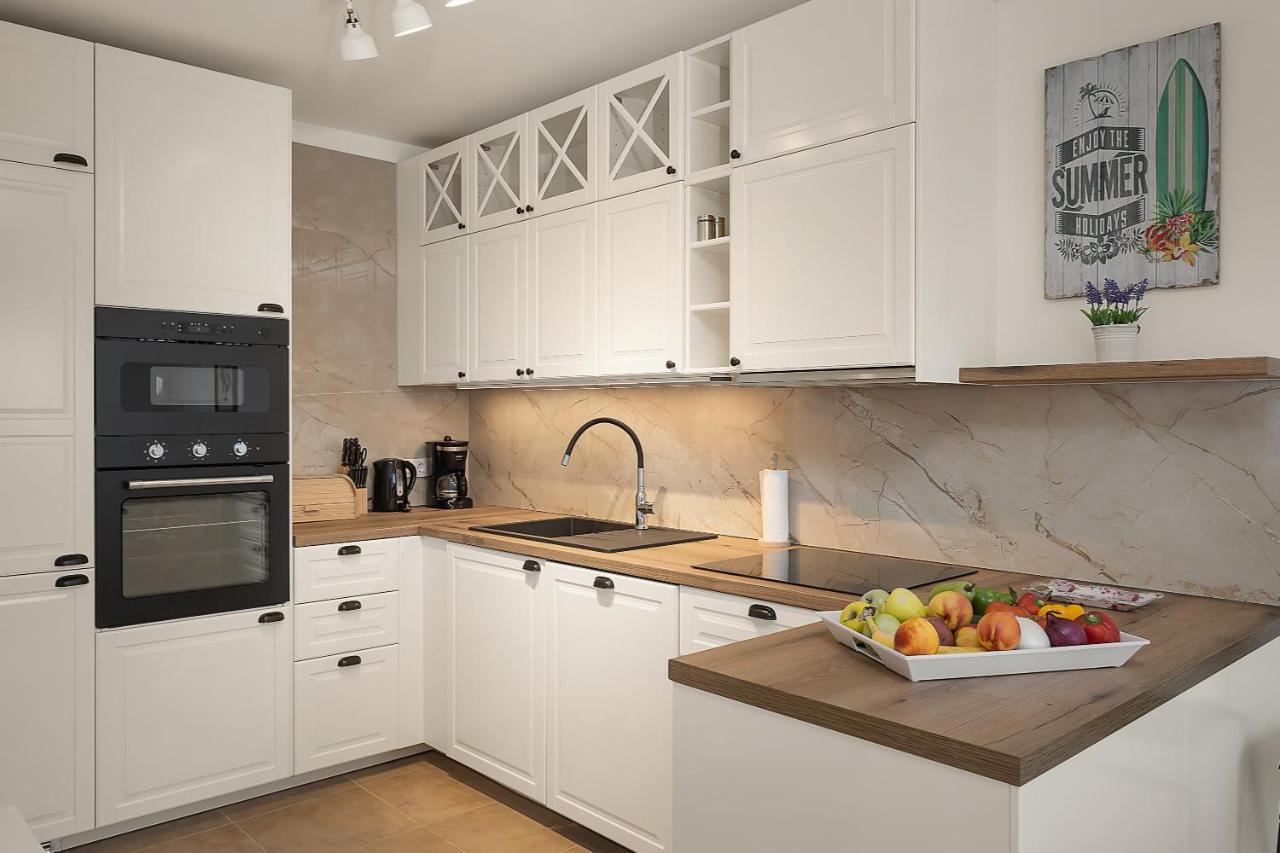 Apartments Cesare With Shared Pool Liznjan Ngoại thất bức ảnh