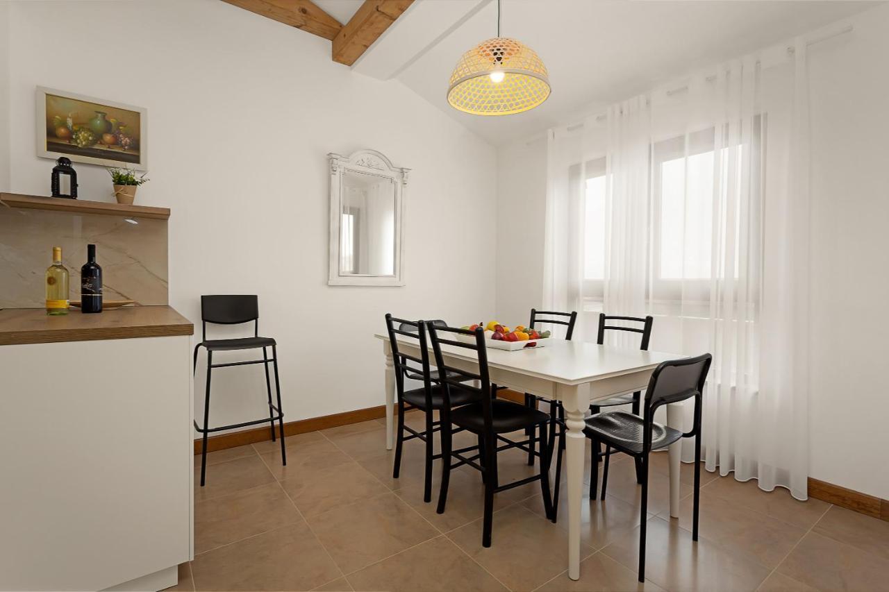 Apartments Cesare With Shared Pool Liznjan Ngoại thất bức ảnh