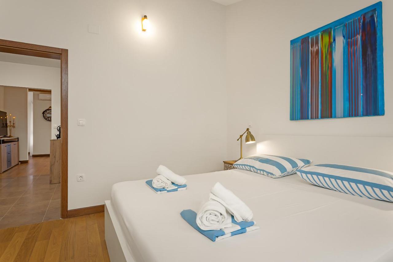 Apartments Cesare With Shared Pool Liznjan Ngoại thất bức ảnh