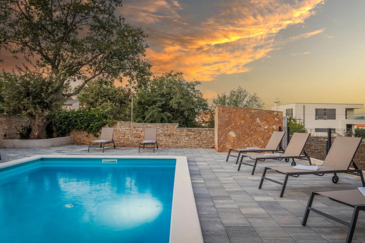 Apartments Cesare With Shared Pool Liznjan Ngoại thất bức ảnh