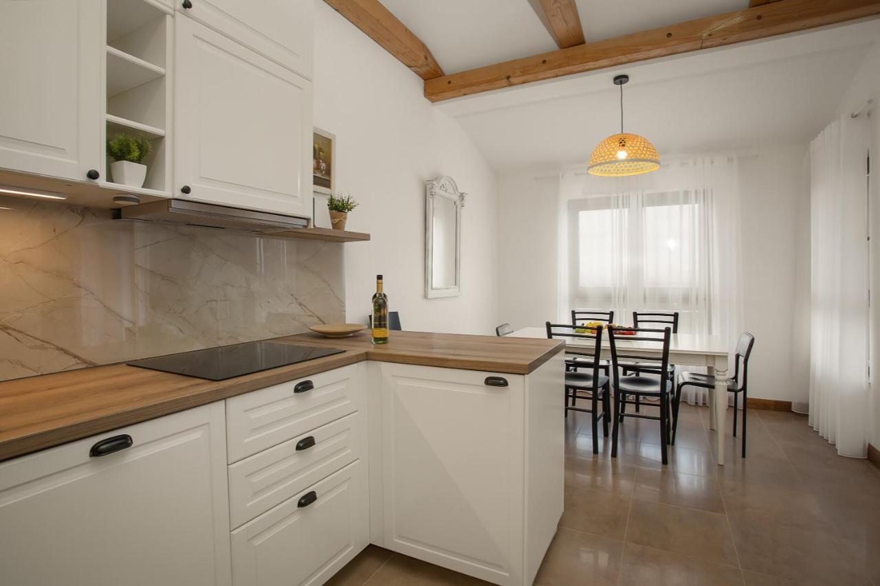 Apartments Cesare With Shared Pool Liznjan Ngoại thất bức ảnh
